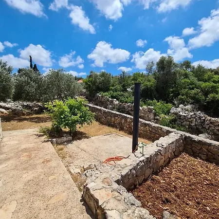 Kuca Za Odmor Buba, Otok Zut * Pristanisce